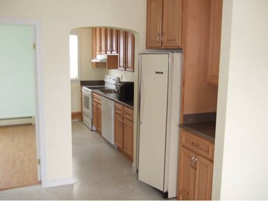 179 Thornton St unit 2, Manchester, NH 03102 - photo 2
