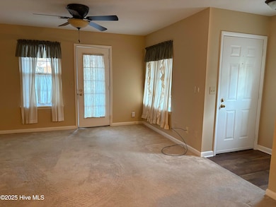 1203 Wilshire Cir, Aberdeen, NC 28315 - photo 2