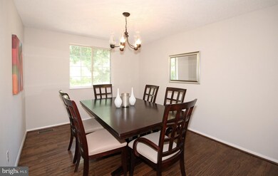 8662 Bent Arrow Ct, Springfield, VA 22153 - photo 6