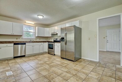 408 Houston Rd, Jacksonville, NC 28540 - photo 6