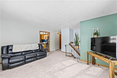 5710 SW 4th St, Des Moines, IA 50315 - photo 3