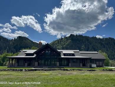 694 Salt River Ranch Ln, Thayne, WY 83127 - photo 3