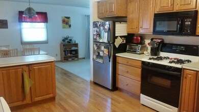 1417 Colton St, Columbus Junction, IA 52738 - photo 2