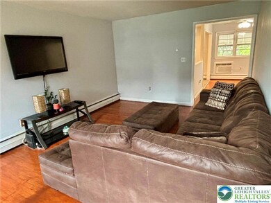 810 S 10th St, Allentown, PA 18103 - photo 7