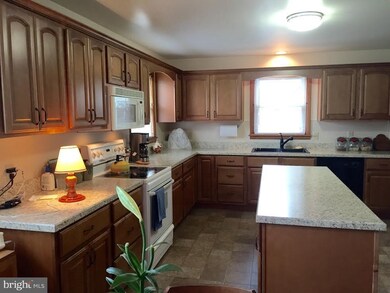 33 College Ave, Stewartstown, PA 17363 - photo 7