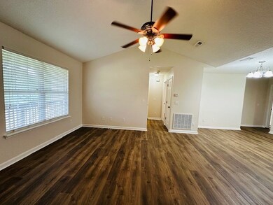 122 Ericas Ct, Fitzgerald, GA 31750 - photo 4