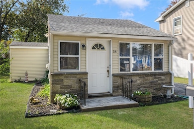 54 Pinehurst Ave, Warwick, RI 02889 - photo 2