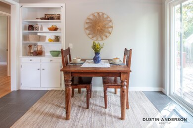 KITCHEN DINING AREA