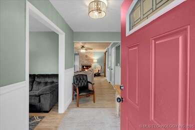 700 N Village Ave, Broken Arrow, OK 74012 - photo 4