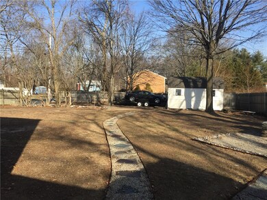 405 Sandy Ln, Warwick, RI 02889 - photo 3