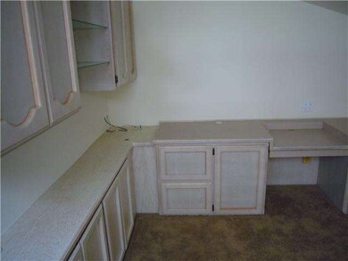 Part of the 3rd bedroom bulit-ins
