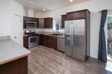 20517 SE Dylan Loop_0019 copy