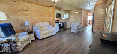 910 Barnett Bridge Rd, Lancing, TN 37770 - photo 3