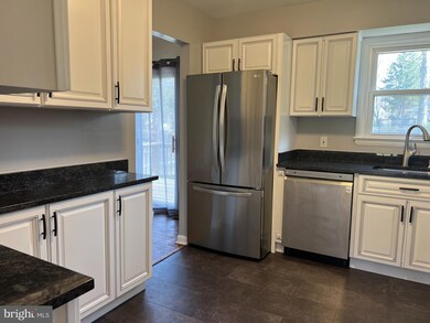 317 Hillsmere Dr, Annapolis, MD 21403 - photo 5