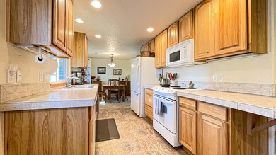 61572 Admiral Way, Bend, OR 97702 - photo 7