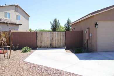 573 W Sweet Shrub Ave, San Tan Valley, AZ 85140 - photo 3