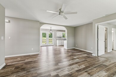 710 Krissy Ct, Columbia, TN 38401 - photo 7