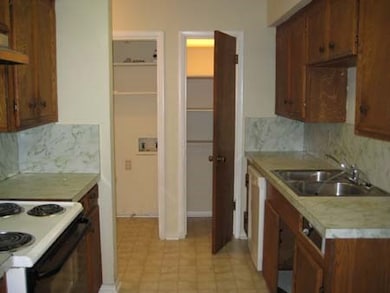 608 N Mckinney St unit 2, Ennis, TX 75119 - photo 3