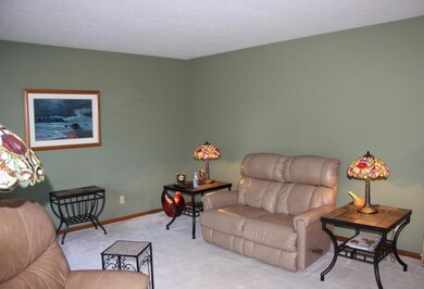 320 S 8th Ave W, Newton, IA 50208 - photo 3