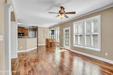 363 Country Run Cir, Powell, TN 37849 - photo 7