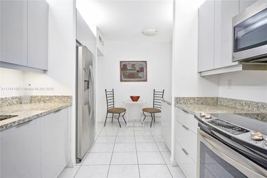 Kitchen with breakfast table