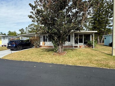 5817 Camelot Dr N unit 120, Sarasota, FL 34233 - photo 2