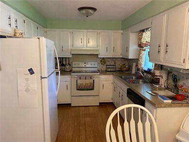 1000 N Koester Dr, Effingham, IL 62401 - photo 5