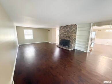 6828 N Bobolink Rd, Peoria, IL 61614 - photo 5