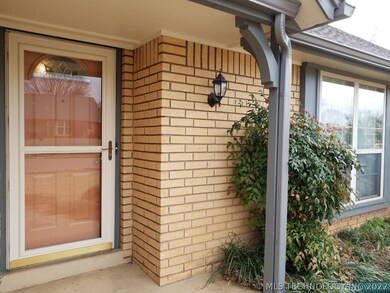 Notice the nice storm door....