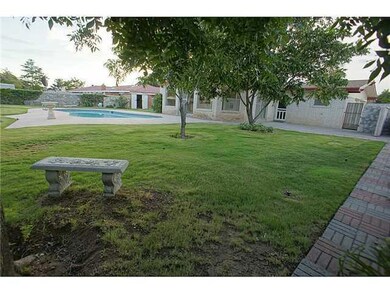 10220 Ridgewood Dr, El Paso, TX 79925 - photo 2