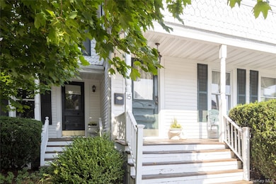 15 Bayside Ave, Oyster Bay, NY 11771 - photo 2