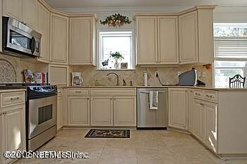 17th kitchen