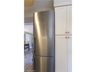 566 Broad Ave S unit 566, Naples, FL 34102 - photo 4