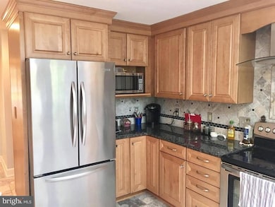 15463 Waters Creek Dr, Centreville, VA 20120 - photo 3