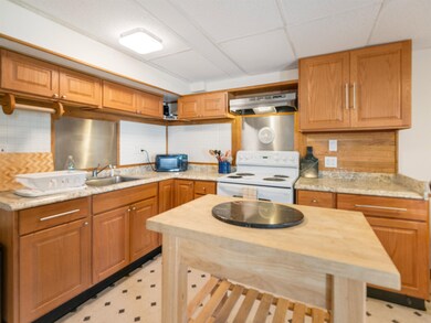 818 Main St, Cavendish, VT 05153 - photo 5