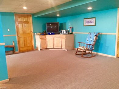 352 Geneva Ave, Struthers, OH 44471 - photo 3