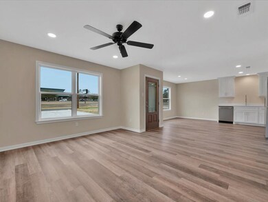 730 N Sanders St, Nacogdoches, TX 75964 - photo 6