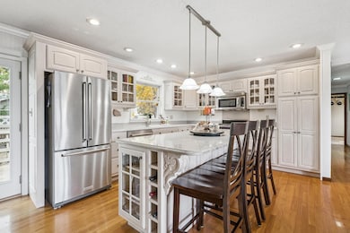 1121 4th St NE, Independence, IA 50644 - photo 3