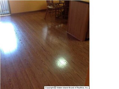 919 W Fingerboard Rd, Staten Island, NY 10304 - photo 6