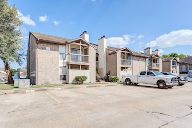 12615 Brookglade Cir unit 201, Houston, TX 77099 - photo 2