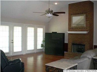 1130 Green T Lake W, Hernando, MS 38632 - photo 2