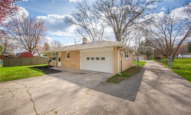 521 Phillips Dr, Anderson, IN 46012 - photo 2