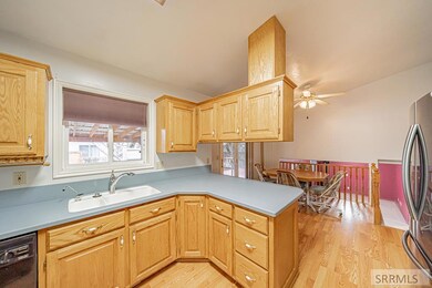 820 S Adam Ln, Idaho Falls, ID 83401 - photo 7