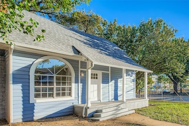 603 W Pembroke Ave, Dallas, TX 75208 - photo 3