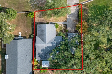 909 N Austin St, Rockport, TX 78382 - photo 3