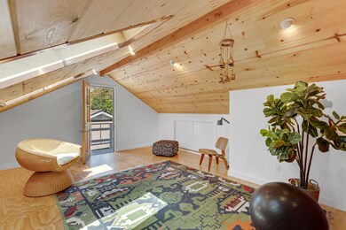 Upper Room Entry - 3233 Serena Ave