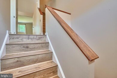 13 Pinecone Ct, Parkville, MD 21234 - photo 2