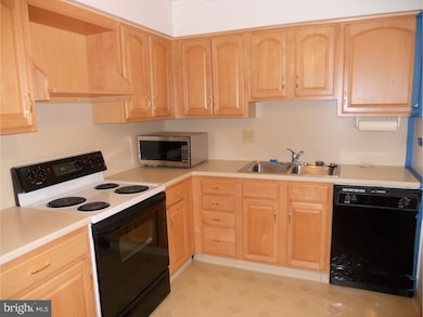 20339 Valley Forge Cir, King of Prussia, PA 19406 - photo 2