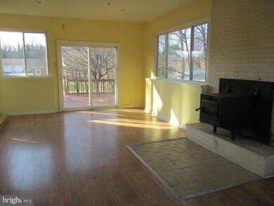 18019 Oak Ridge Dr, Hagerstown, MD 21740 - photo 3