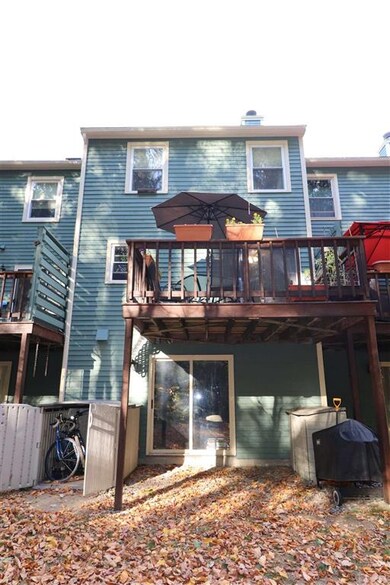 38 Walnut Cir, MerriMacK, NH 03054 - photo 7